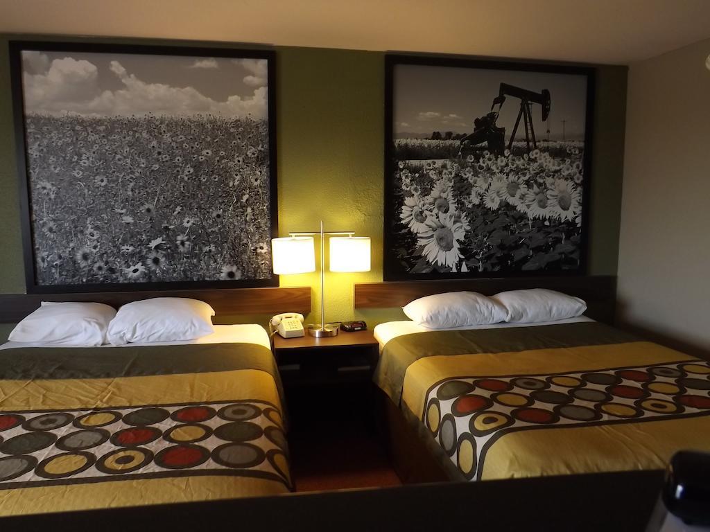 Super 8 By Wyndham Sterling Co Hotel Exterior photo